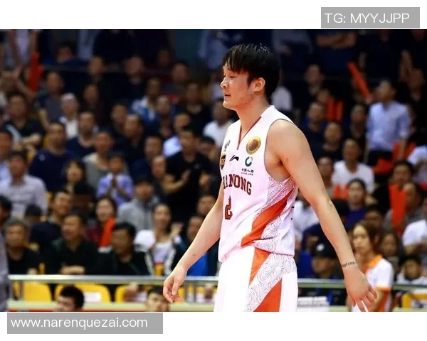 任骏飞领衔中国篮球新篇章展现个人魅力与团队精神的完美结合 任骏飞领衔中国篮球新篇章展现个人魅力与团队精神的完美结合