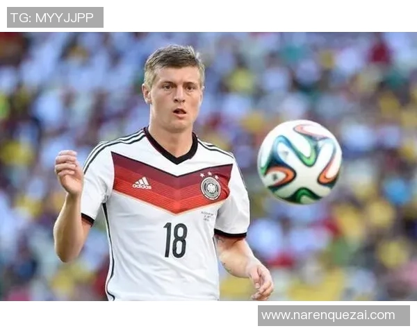 克罗斯：从足球天才到战术大师的蜕变之路与未来展望