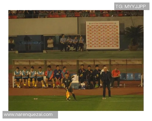 恒大与鲁能激战广东体育场球迷期待精彩对决与激情时刻