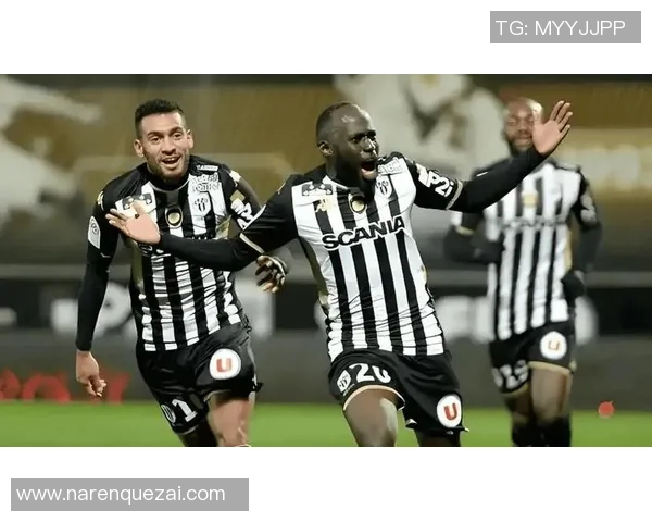 艾佛顿主场迎战里昂两队争夺欧战资格的关键对决